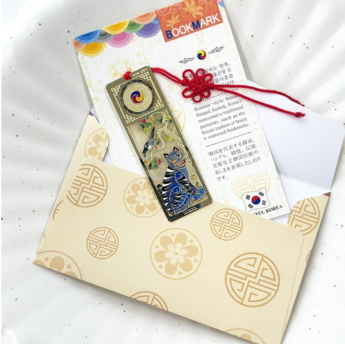 Traditional Korean Folk Art Metal Bookmark Set (3-Pack) – 'Hojakdo' Tiger and Magpie Lucky Charm, Lightweight Cultural Souvenir with Elegant Tassel